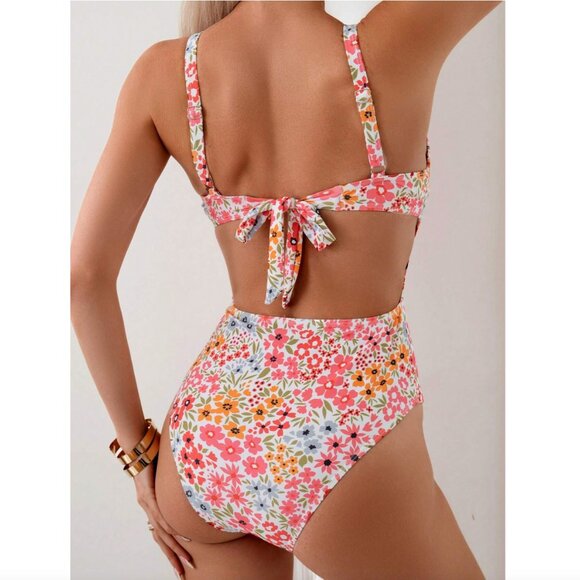 Summer in Posh C 🔆 | Brise Fleurie Euro Style Blossom One Piece Retro Swimsuit - Picture 3 of 8